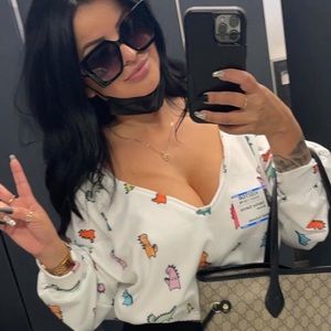 Meet your Posher, Sabrina